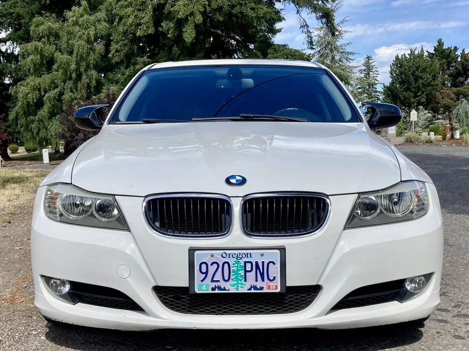 2011 BMW E90 3 Series Sedan - Image 5 of 17