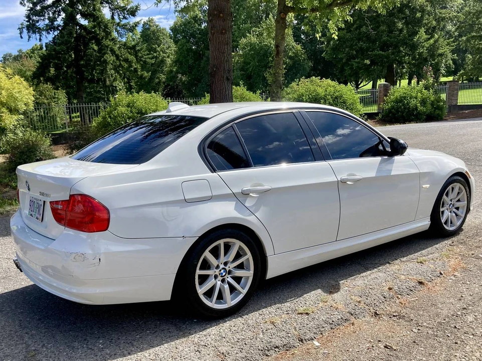 2011 BMW E90 3 Series Sedan - Image 7 of 17