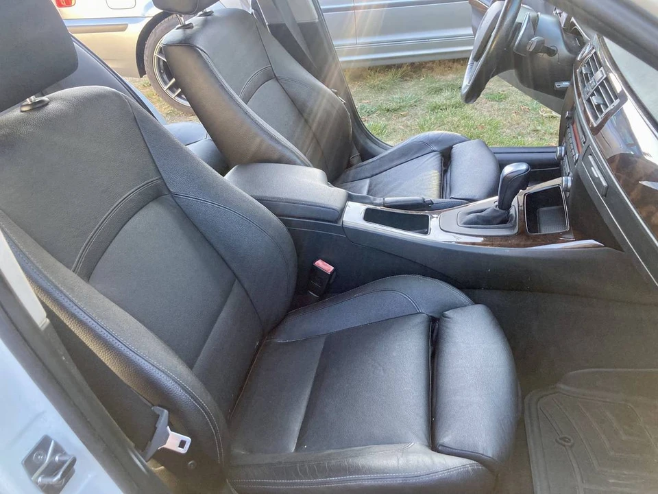 2011 BMW E90 3 Series Sedan - Image 14 of 17