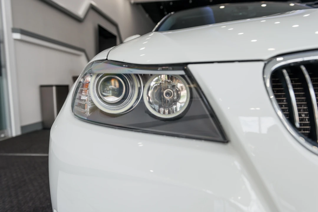 2011 BMW E91 3 Series Touring - Image 12 of 31