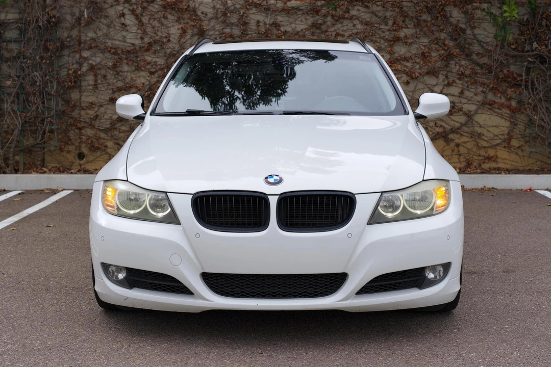 2011 BMW E91 3 Series Touring - Image 2 of 31
