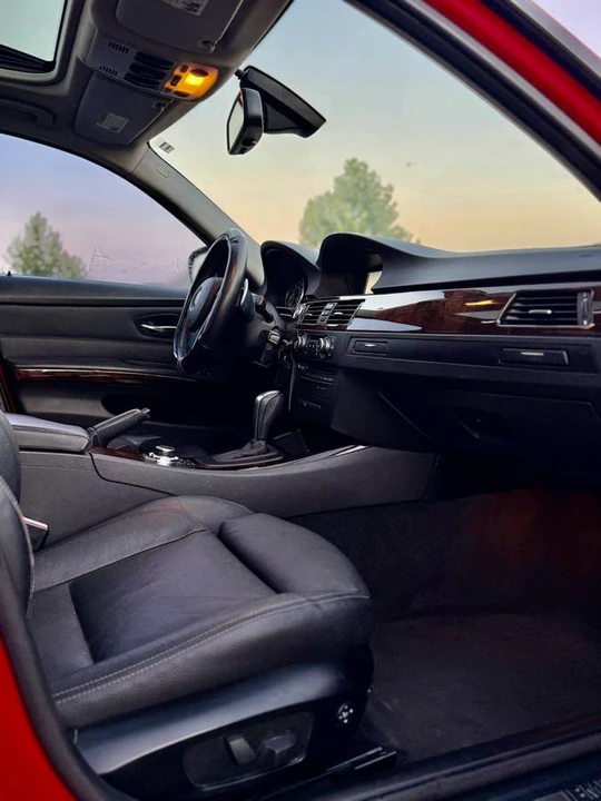 2011 BMW E90 3 Series Sedan - Image 15 of 19