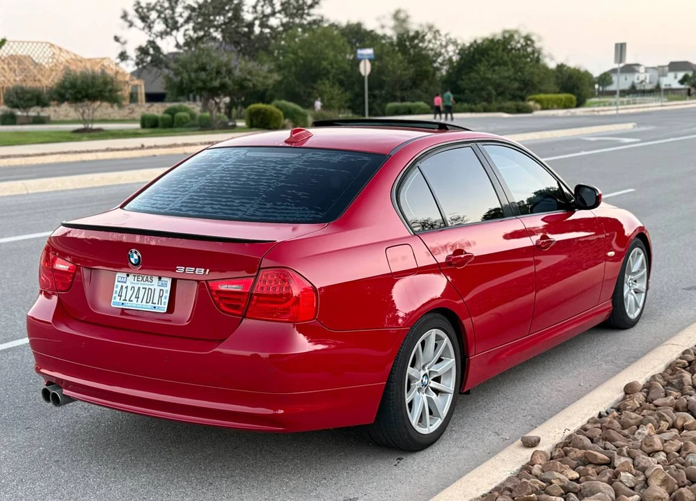 2011 BMW E90 3 Series Sedan - Image 10 of 19