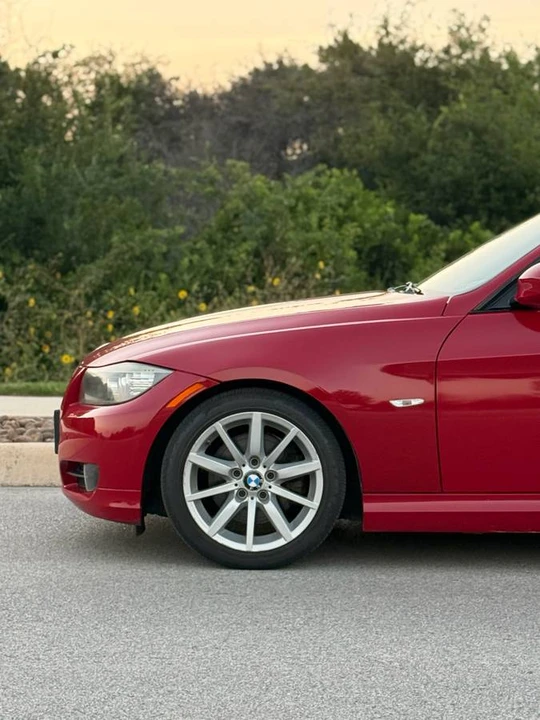 2011 BMW E90 3 Series Sedan - Image 7 of 19