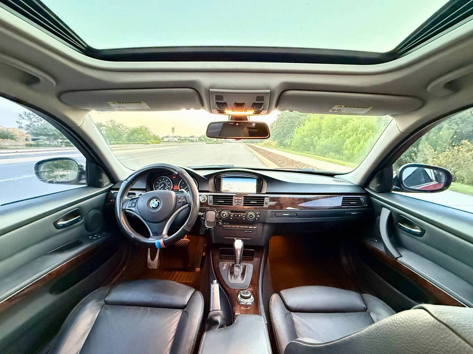 2011 BMW E90 3 Series Sedan - Image 14 of 19