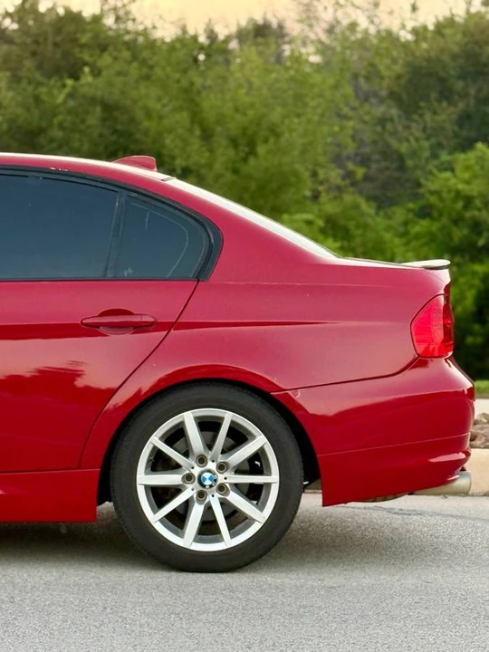 2011 BMW E90 3 Series Sedan - Image 8 of 19