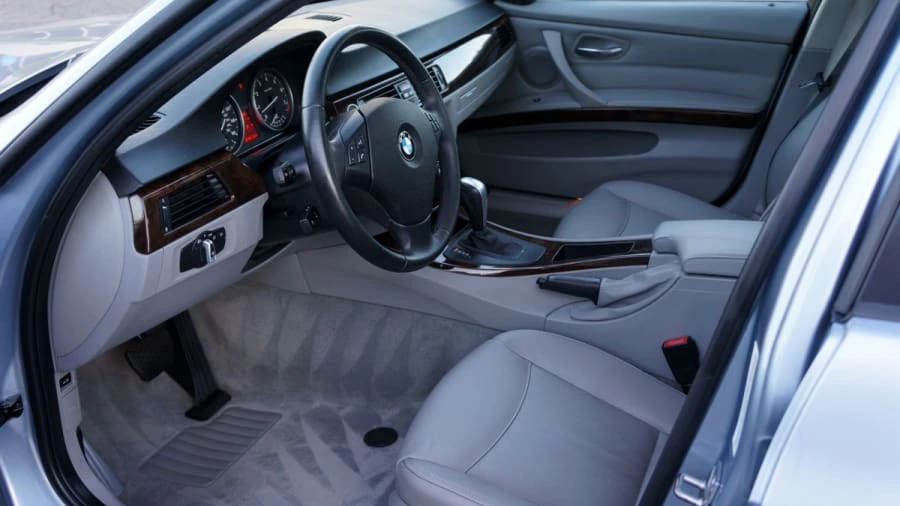 2011 BMW E90 3 Series Sedan - Image 4 of 12