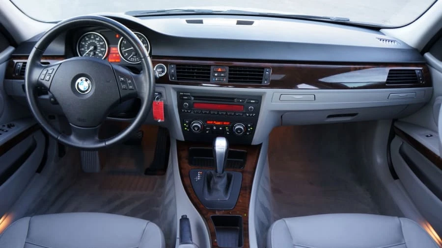 2011 BMW E90 3 Series Sedan - Image 5 of 12