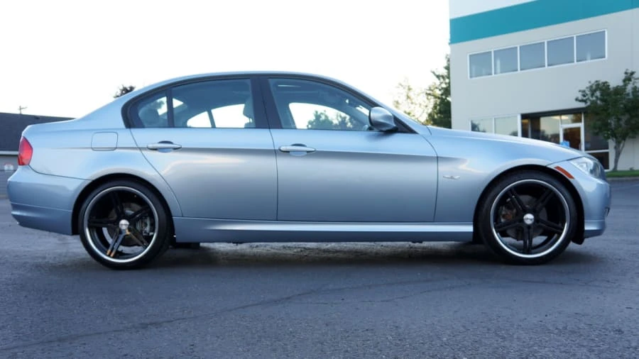 2011 BMW E90 3 Series Sedan - Image 11 of 12
