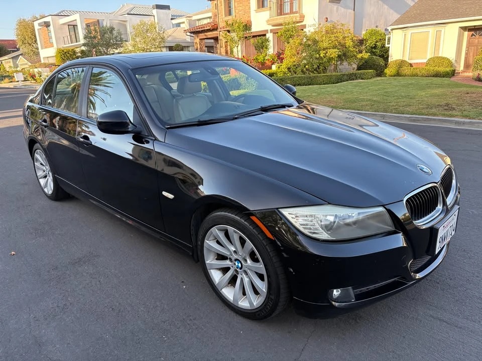 2011 BMW E90 3 Series Sedan - Image 4 of 13