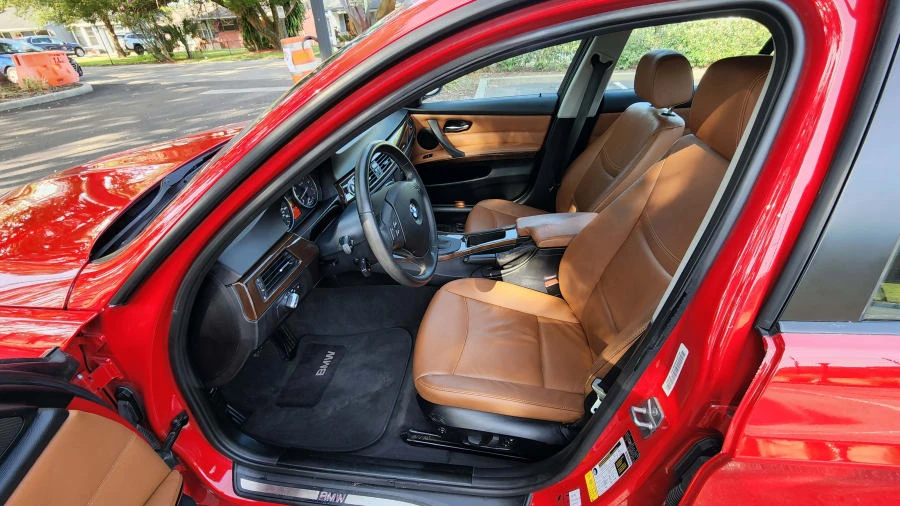 2011 BMW E90 3 Series Sedan - Image 4 of 11