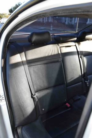 2011 BMW E90 3 Series Sedan - Image 14 of 19