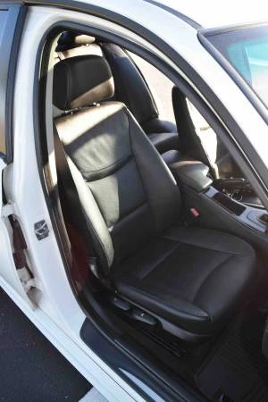 2011 BMW E90 3 Series Sedan - Image 16 of 19