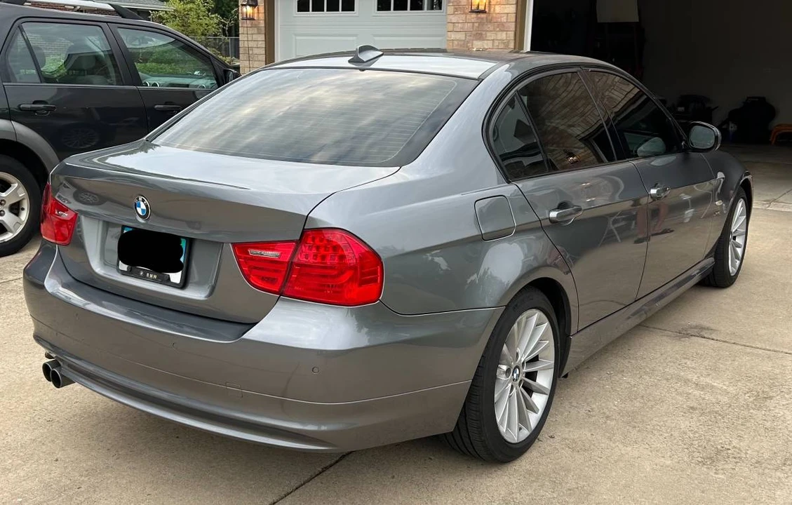 2011 BMW E90 3 Series Sedan - Image 3 of 8
