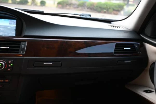 2011 BMW E90 3 Series Sedan - Image 12 of 13