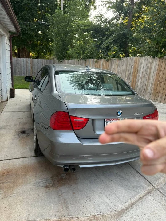 2011 BMW E90 3 Series Sedan - Image 2 of 4