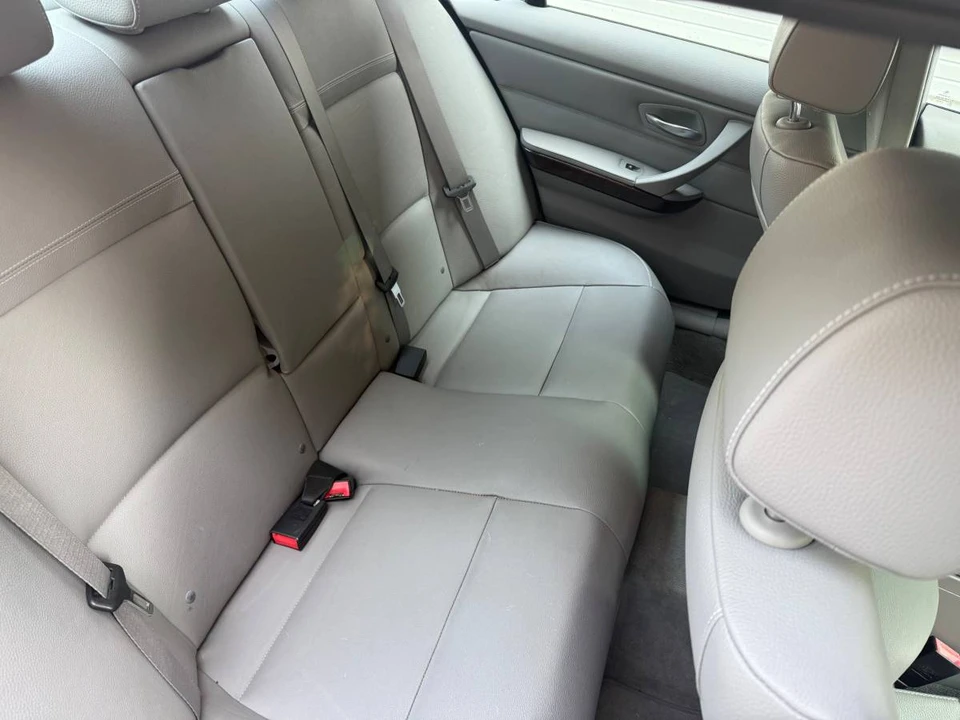 2011 BMW E90 3 Series Sedan - Image 3 of 4