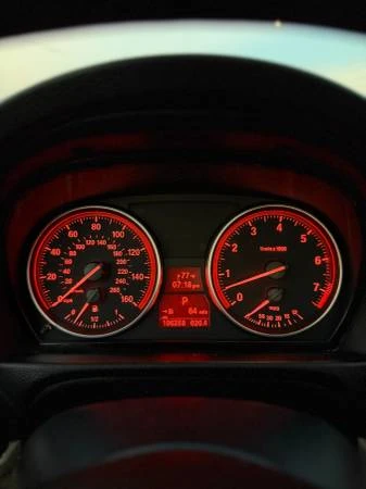 2011 BMW E90 3 Series Sedan - Image 10 of 18