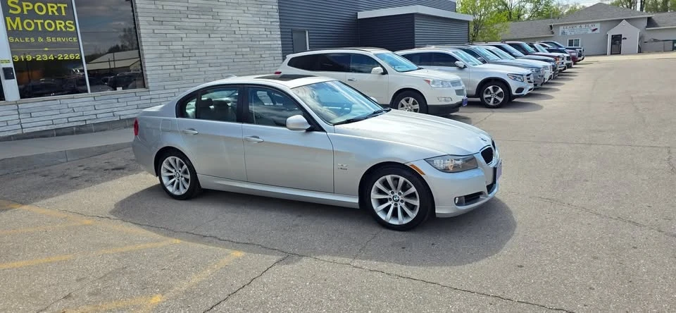 2011 BMW E90 3 Series Sedan - Image 7 of 15