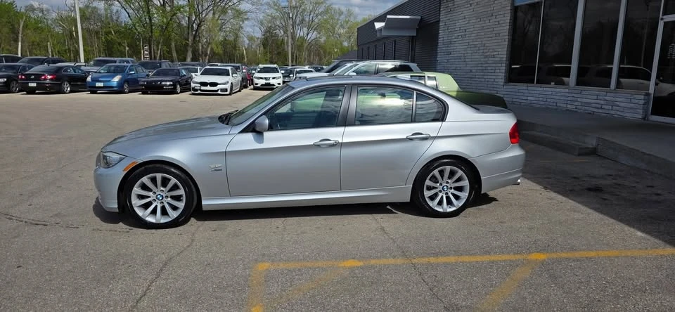 2011 BMW E90 3 Series Sedan - Image 4 of 15