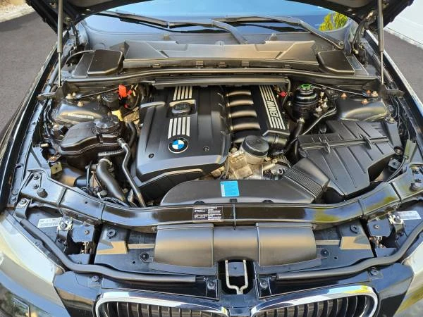 2011 BMW E90 3 Series Sedan - Image 14 of 18