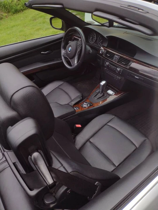 2011 BMW E93 3 Series Convertible - Image 6 of 7