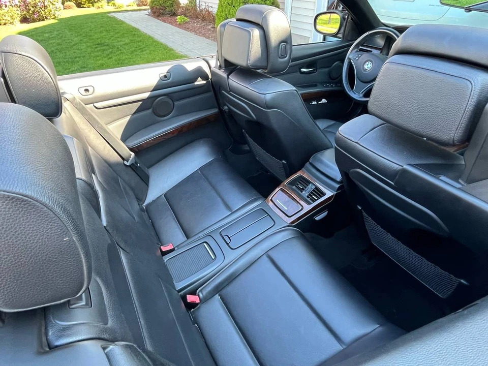 2011 BMW E93 3 Series Convertible - Image 9 of 11