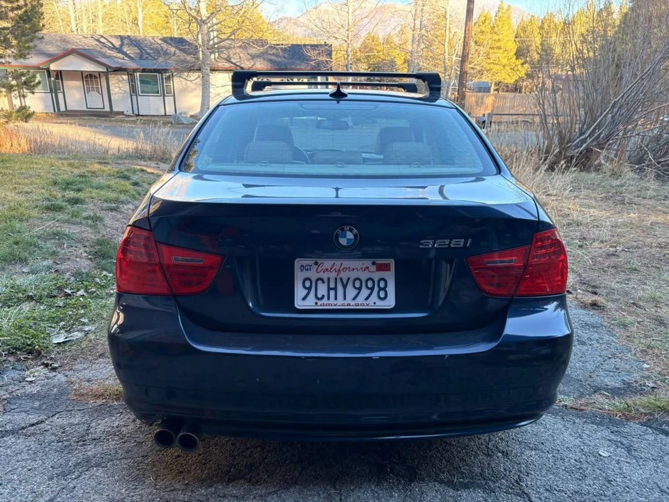 2011 BMW E90 3 Series Sedan - Image 7 of 10