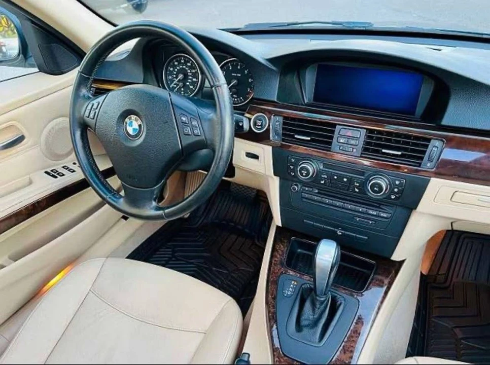 2011 BMW E90 3 Series Sedan - Image 5 of 10