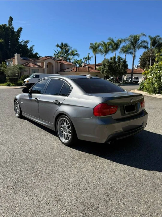 2011 BMW E90 3 Series Sedan - Image 4 of 12