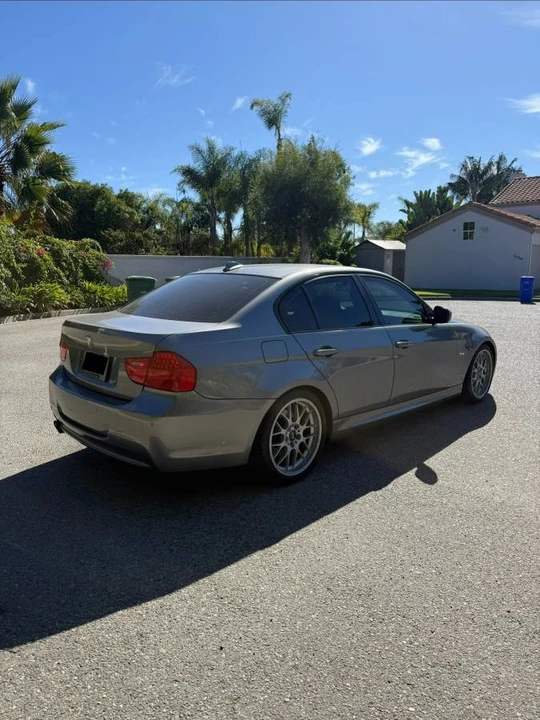 2011 BMW E90 3 Series Sedan - Image 5 of 12