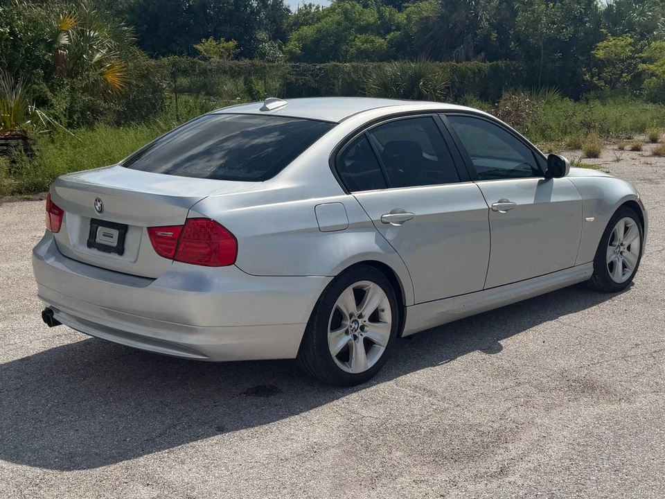 2011 BMW E90 3 Series Sedan - Image 5 of 19