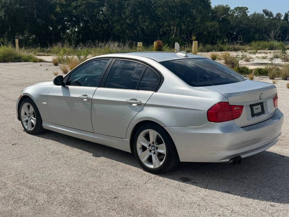 2011 BMW E90 3 Series Sedan - Image 7 of 19