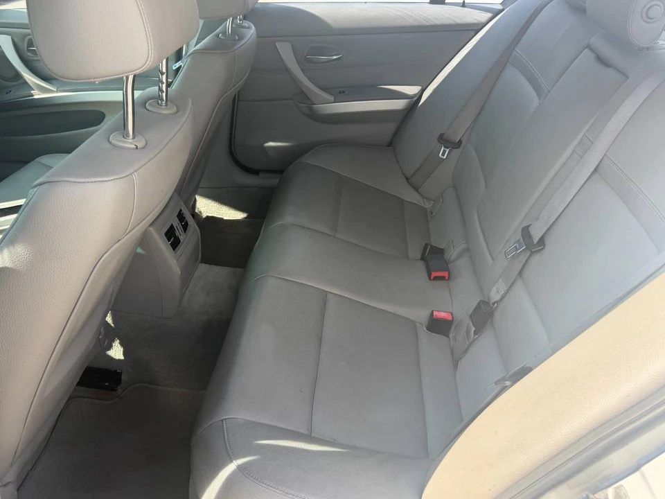 2011 BMW E90 3 Series Sedan - Image 14 of 19