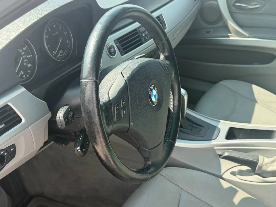2011 BMW E90 3 Series Sedan - Image 10 of 19