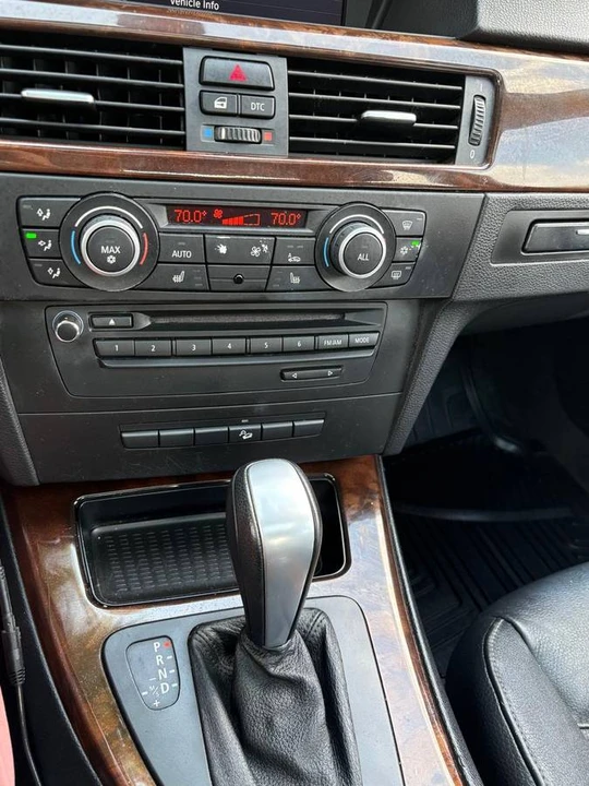 2011 BMW E90 3 Series Sedan - Image 11 of 17