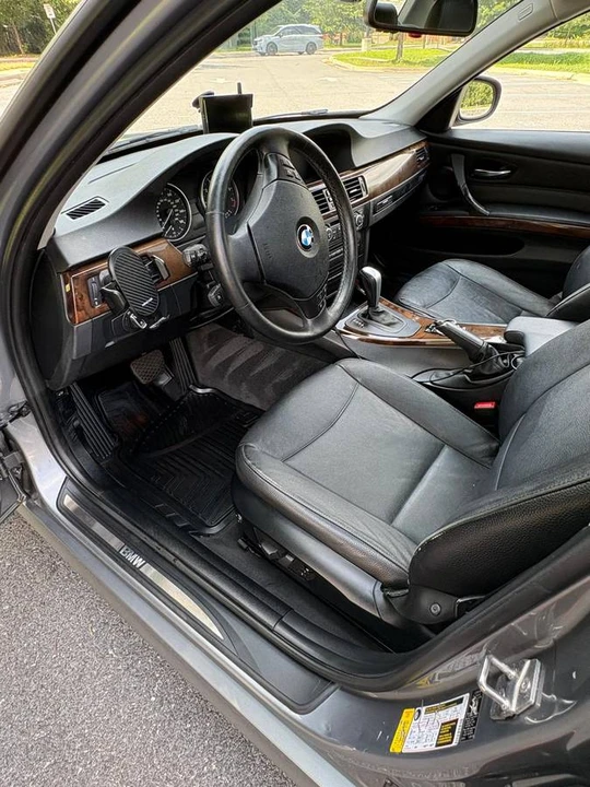 2011 BMW E90 3 Series Sedan - Image 5 of 17