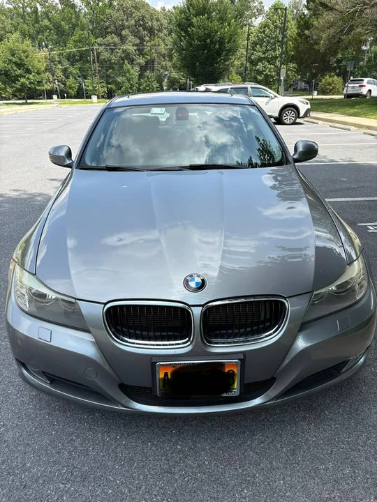 2011 BMW E90 3 Series Sedan - Image 4 of 17