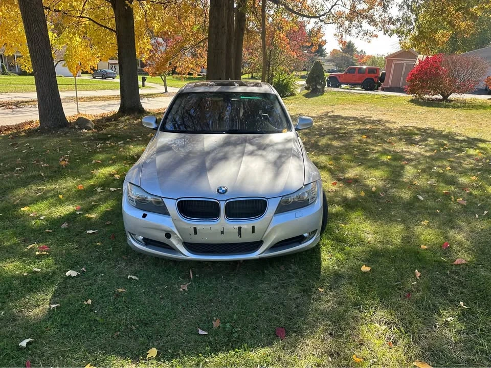 2011 BMW E90 3 Series Sedan - Image 4 of 6