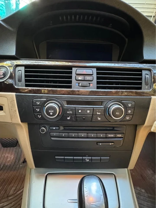 2011 BMW E90 3 Series Sedan - Image 9 of 11