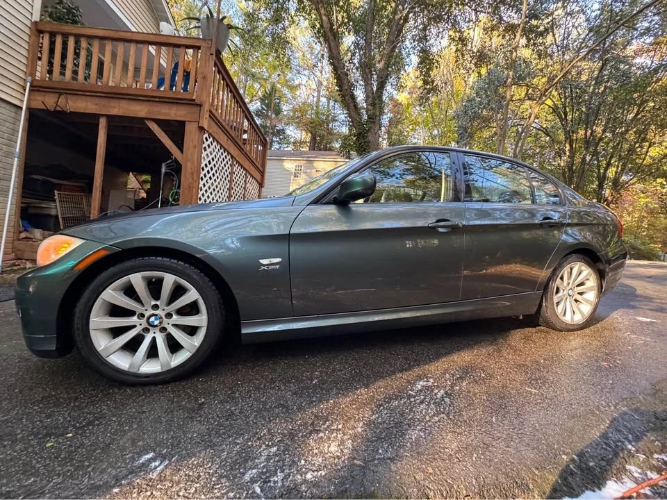 2011 BMW E90 3 Series Sedan - Image 5 of 11