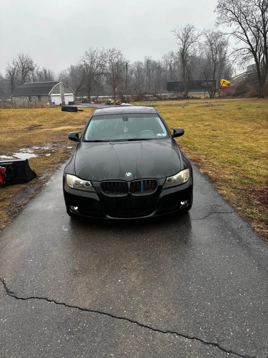 2011 BMW E90 3 Series Sedan - Image 2 of 7