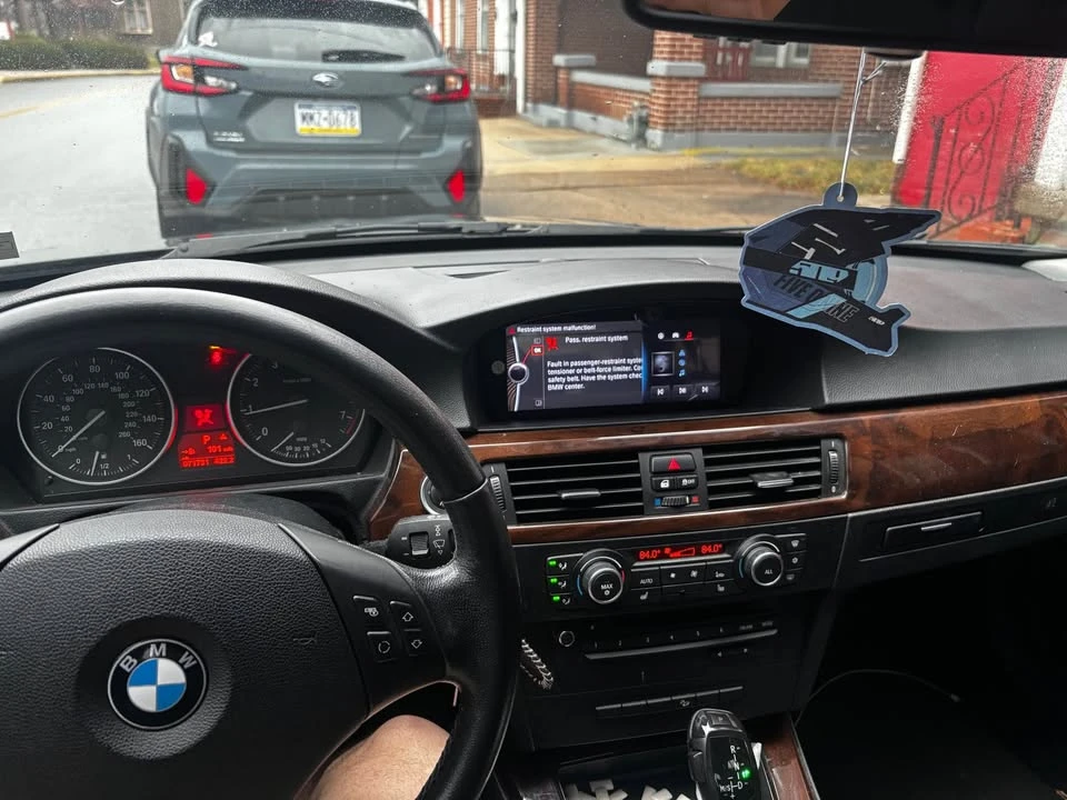 2011 BMW E90 3 Series Sedan - Image 5 of 7