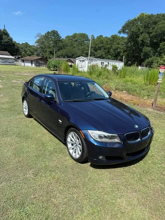 2011 BMW E90 3 Series Sedan - Image 4 of 20