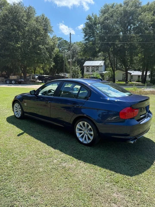 2011 BMW E90 3 Series Sedan - Image 8 of 20