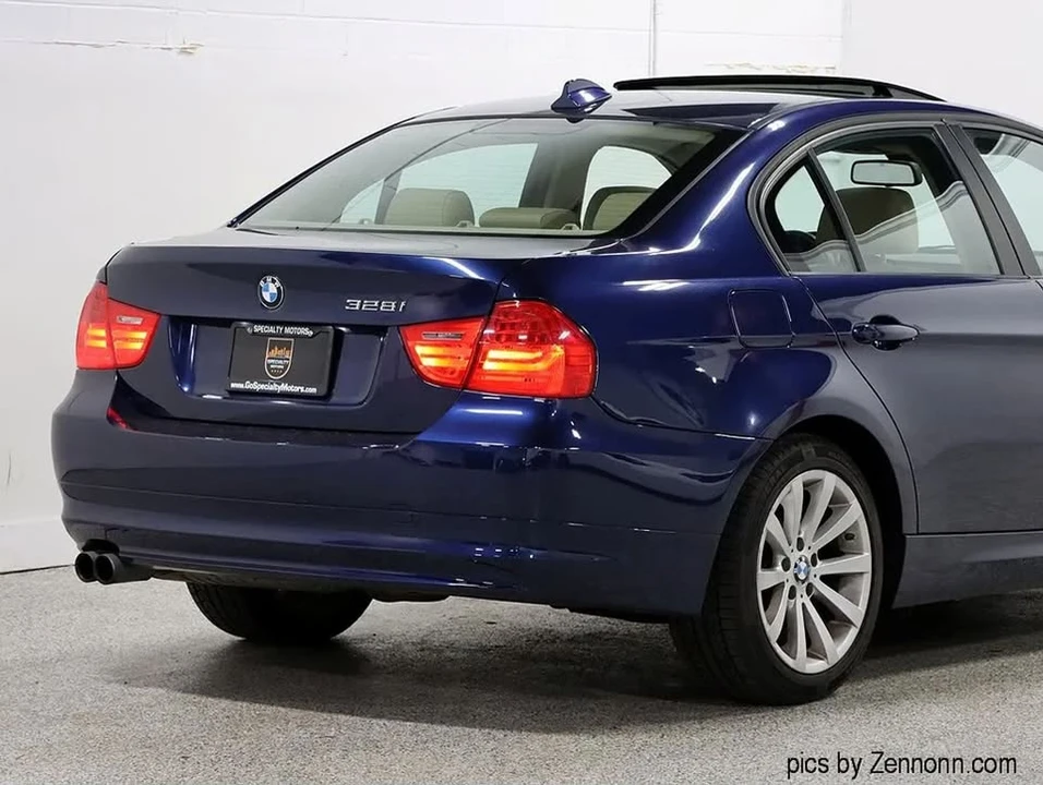 2011 BMW E90 3 Series Sedan - Image 7 of 13