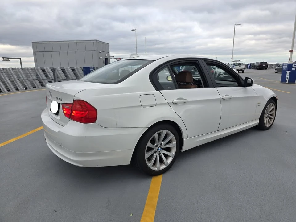2011 BMW E90 3 Series Sedan - Image 4 of 8
