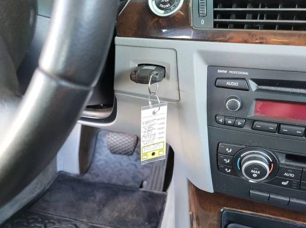 2011 BMW E90 3 Series Sedan - Image 13 of 16