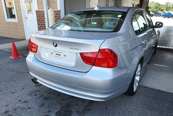 2011 BMW E90 3 Series Sedan - Image 5 of 16