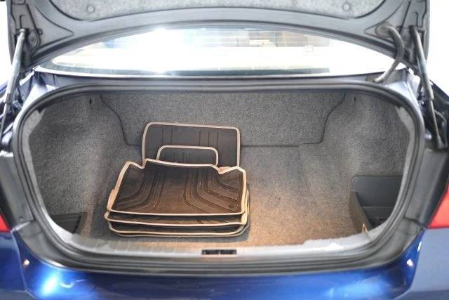 2011 BMW E90 3 Series Sedan - Image 14 of 21